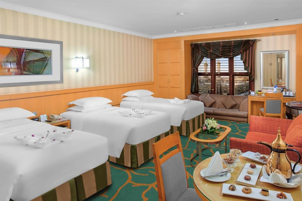 Deluxe Room Partial Haram View Three Twin Beds